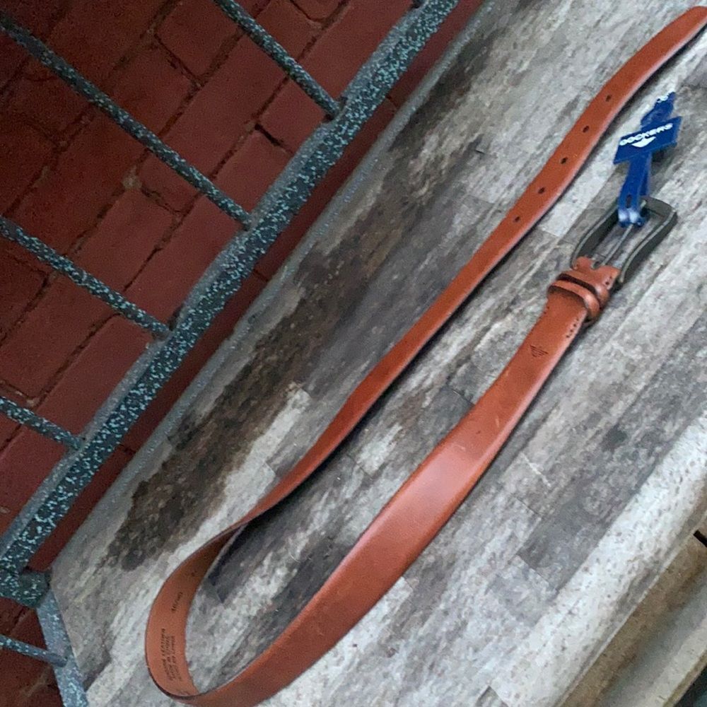 Dockers brown leather belt sz. 36